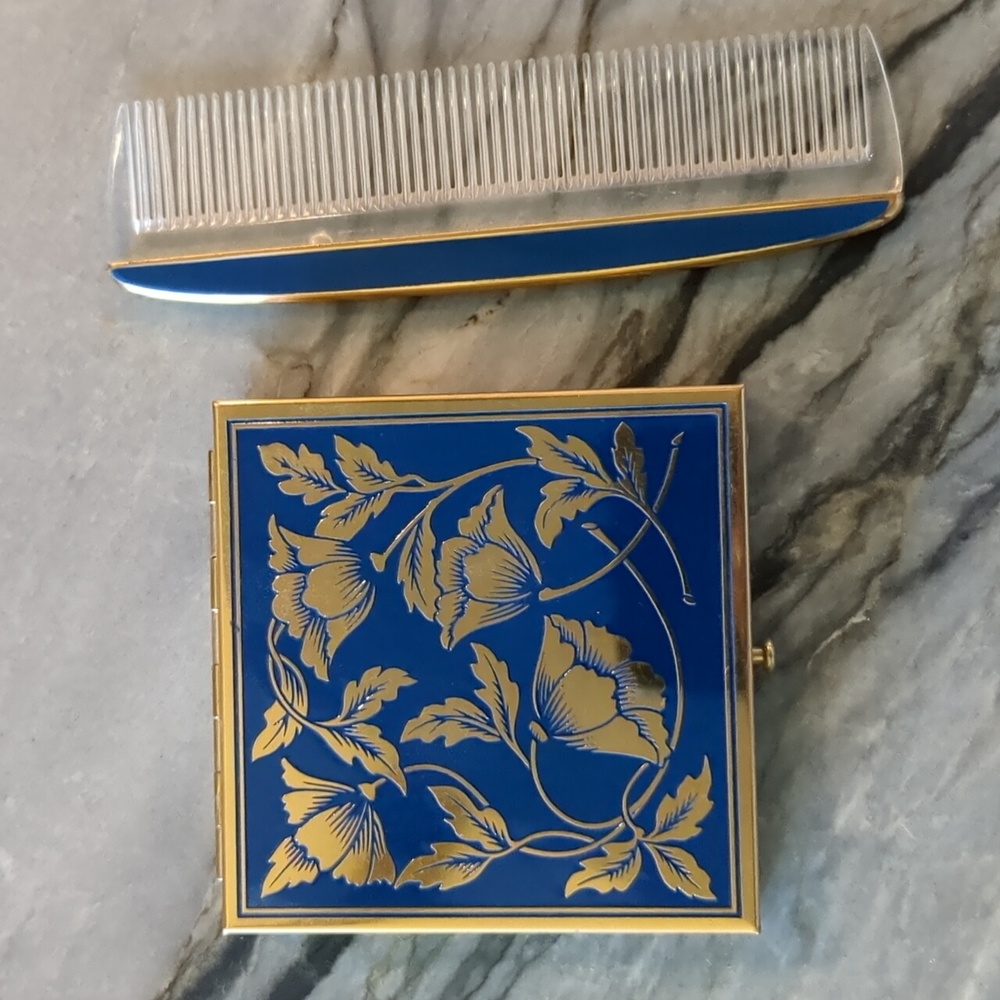 Vintage REX Fifth Avenue compact